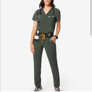 FIGS limited edition green SOLD OUT Kade Cargo scrub pants size Small P